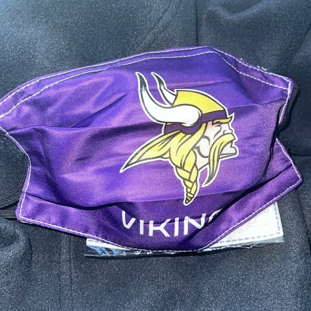 New Vikings face mask